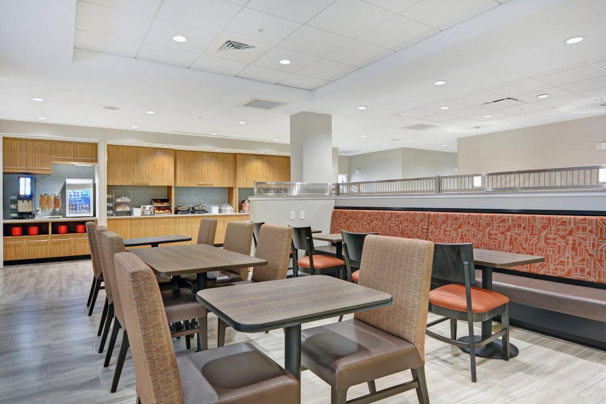 Towneplace Suites By Marriott Jackson Airport/Флоувуд Экстерьер фото