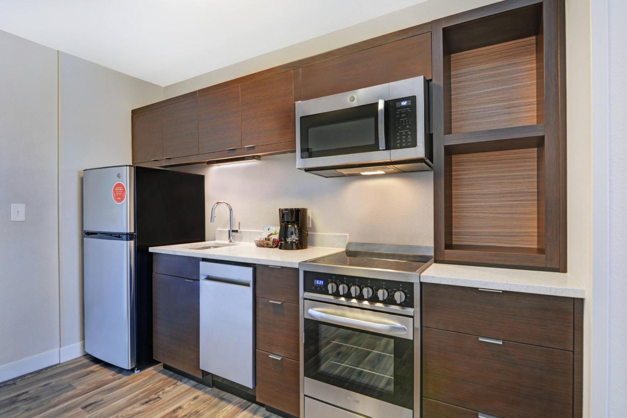 Towneplace Suites By Marriott Jackson Airport/Флоувуд Экстерьер фото